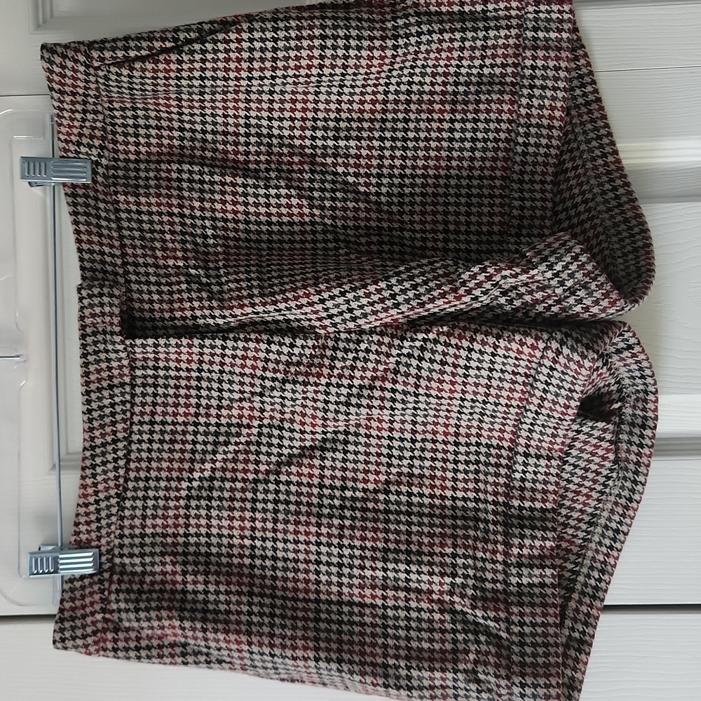 H&M (academia style) Houndstooth Multi color Shorts sz12US